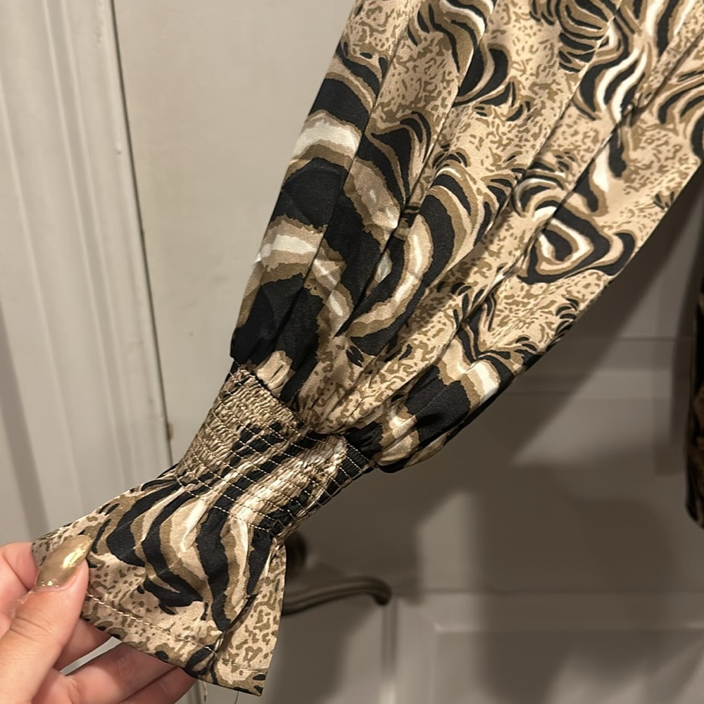 Print Blouse - Picture 2 of 5